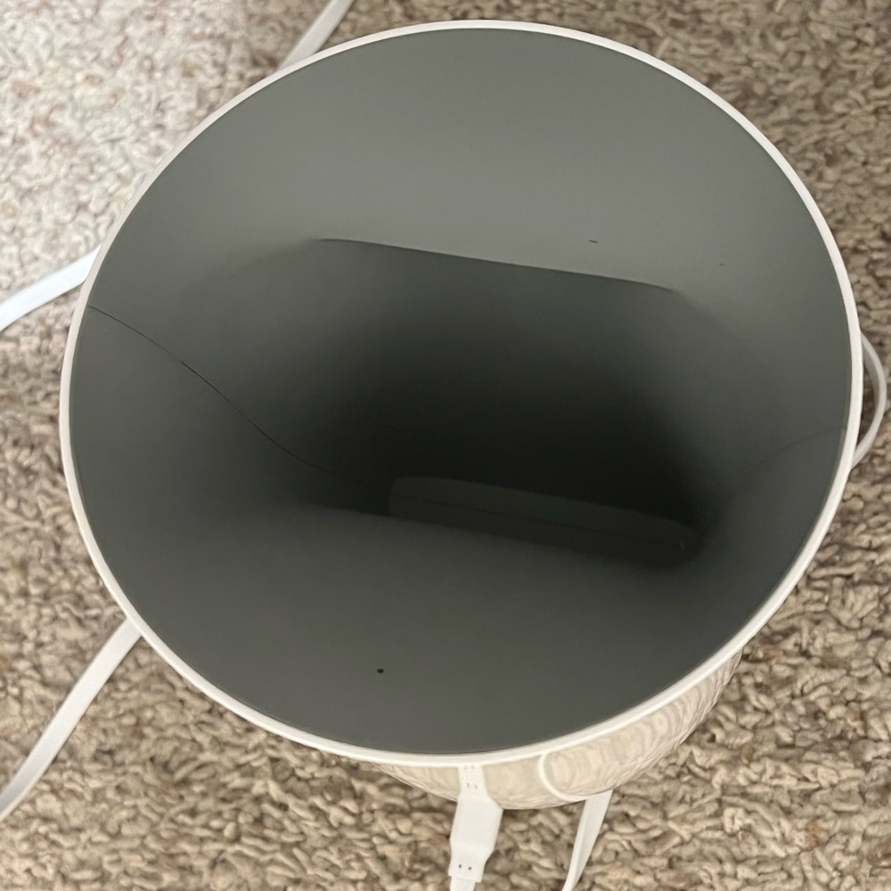 Oblio phone charger and UV sterilizer - Picture 5 of 6
